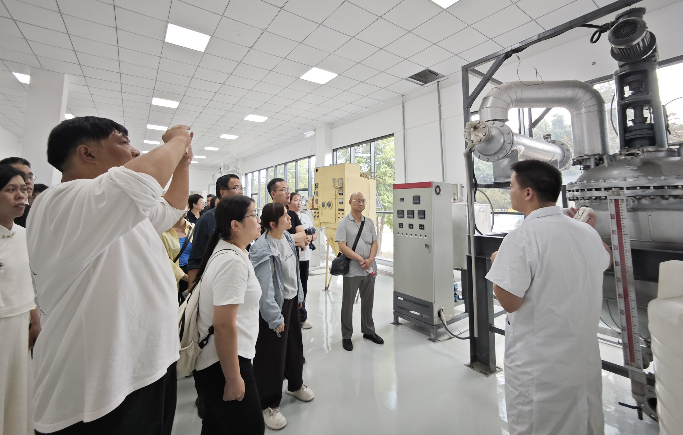 井礦鹽檢測中心迎來全國鹽業質檢會議代表參觀交流